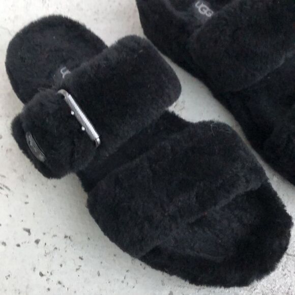 UGG fuzzy Yeah - Picture 2 of 4